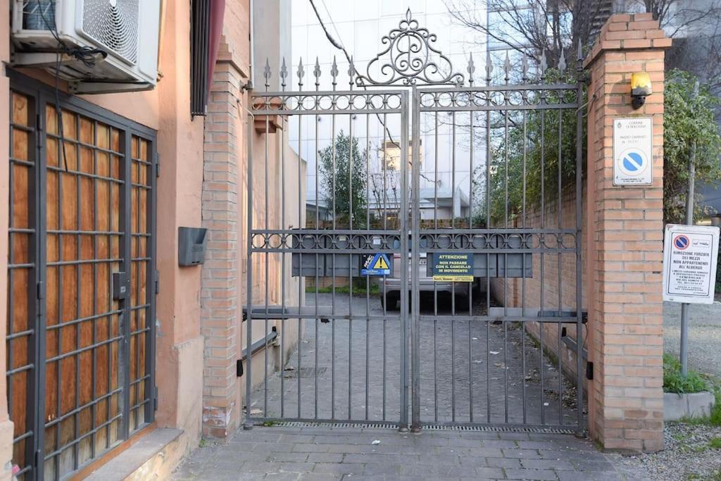 Nettuno 5 Stelle- Appartamento Elegante Con Suite Bologna Eksteriør billede